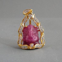 KG-054 Handmade sterling silver case pendant with simulated diamonds setting on a beautiful carving genuine Red Ruby in Lord Ganesh shape.[ Genuine gold plated,allergy & nickel free,passed Europe RoHs]