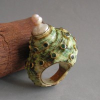 KG-041 Unique handmade seashell ring, shell ring, genuine Emerald, Baroque pearl, gold over silver, Beach ring, Beach jewelry, Shell jewelry, one of a kind ring, 7us