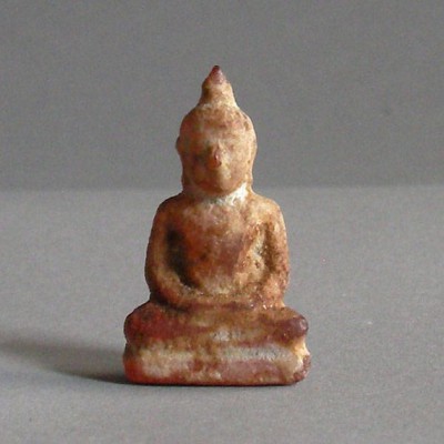 BD-030 Antique Old Crystal Quartz Carved in Phra Hin 'Kru Hod' Seated in Meditation Posture Thai Magic Luckky Buddha Amulet from Meaung Hod