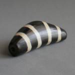 RARE Tibet 4 Striped dZi Boomerang Bead Pendant