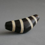 RARE Tibet 4 Striped dZi Boomerang Bead Pendant