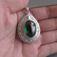 KG-086 Emerald Green Oval NAGA EYE Thai Cave Crystal Amulet Handmade Filigree Sterling Silver Charm Pendant