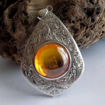 KG-063 KG-063 Large Huge Button Round Honey Yellow NAGA EYE Thai Talisman Cave Crystal Magic Power Buddha Amulet Handmade Silver Pendant